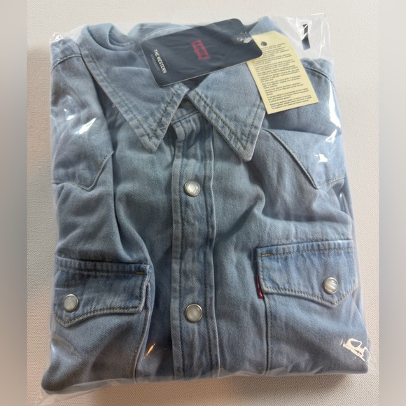 LEVIS RELAXED FIT WESTERN SHIRT Color Blue Dreams Chambray Size M - Picture 6 of 8